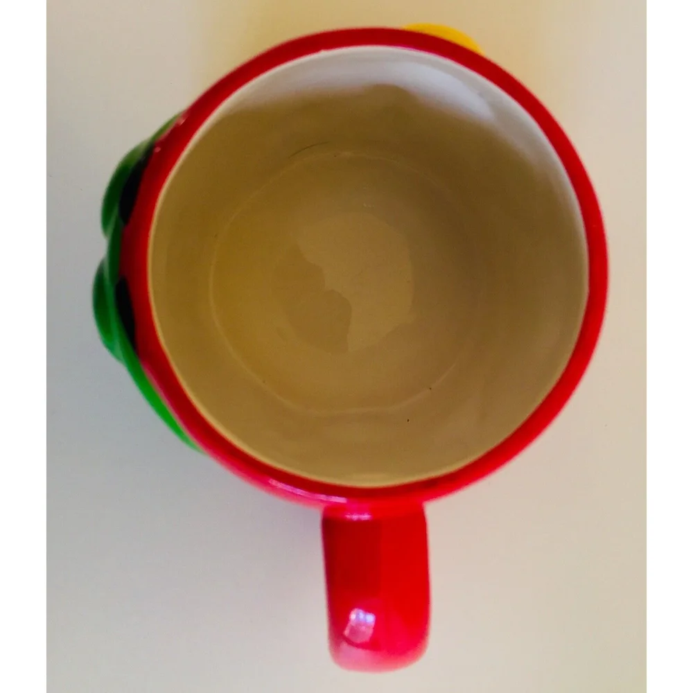 M&M Large Red Christmas Mug Galerie wrapped in Christmas lights 3D - Picture 5 of 7